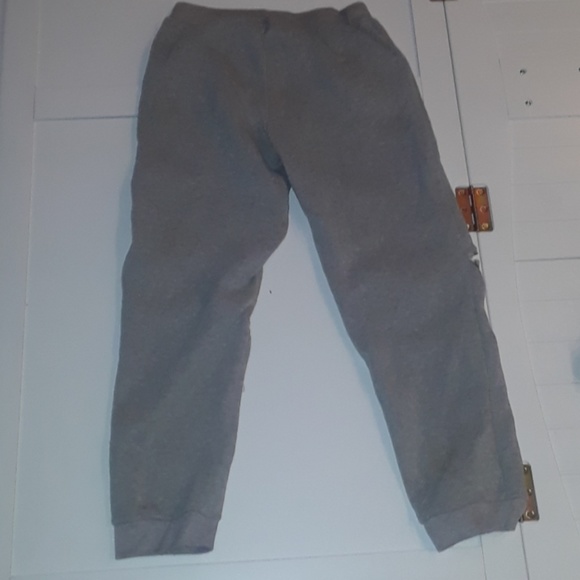 Zippered Sweats Super Cute - Picture 2 of 2